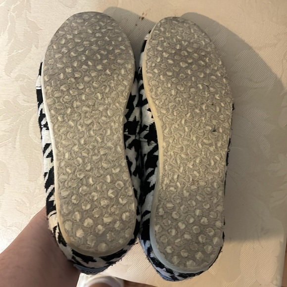 Toms hounds tooth shoes women’s size 8.5 - Picture 4 of 5